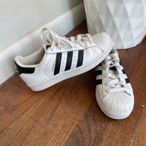 Adidas Sneakers